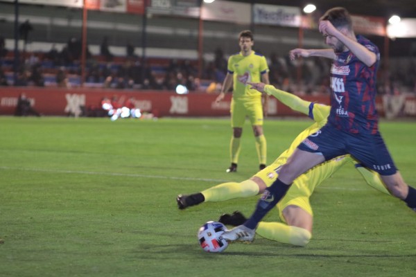 El Lorca gana en Yecla su primer partido del curso y le pone picante a la pelea por la salvación (1-2)