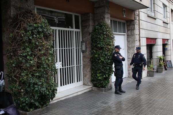 La Policía registra el domicilio de Jordi Pujol en Barcelona en la investigación sobre el patrimonio familiar