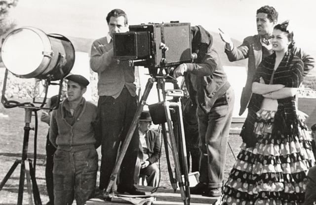  Luis García Berlanga y Lolita Sevilla, en un momento del rodaje de 'Bienvenido Mister Marshall'. Foto: Filmoteca Española.

 - 