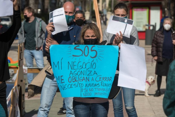La hostelería mantiene las protestas para exigir la reapertura de los interiores y ampliar horarios 