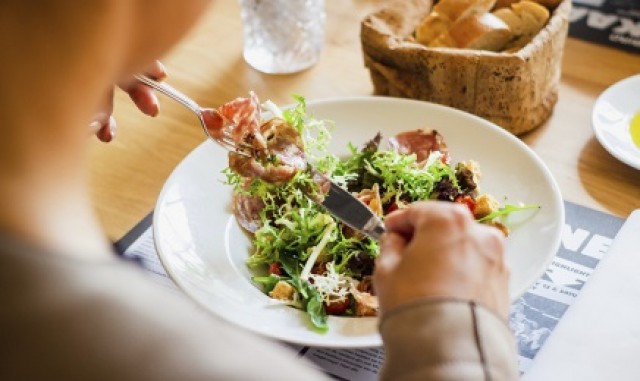 Alrededor del 75% de los españoles considera que su dieta es saludable, según un estudio
