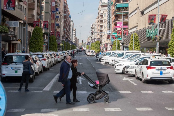 Los taxistas se concentran contra proliferación de licencias de vehículos con conductor