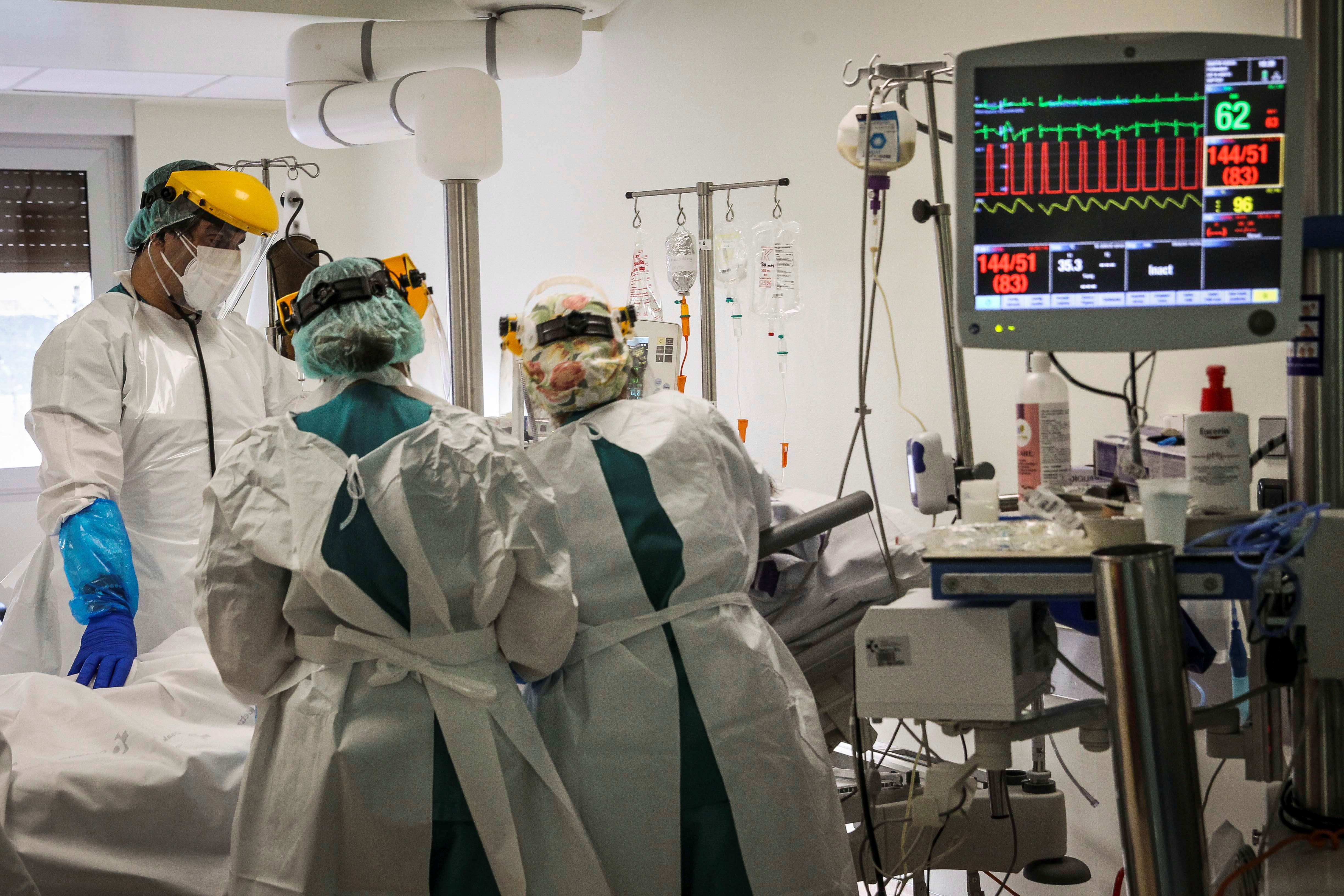 Alicante sufre otro moderado repunte de covid: 225 contagios y 11 fallecimientos