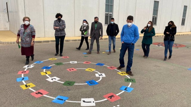 El colegio La Purísima Concepción del Esparragal estrena 'juegos sin contacto' para divertirse en tiempo de covid 