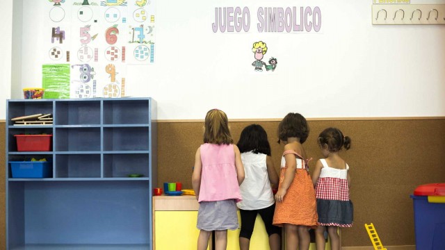 Los padres denuncian que el Consell manipuló el sistema informático para elegir el nivel de plurilingüismo