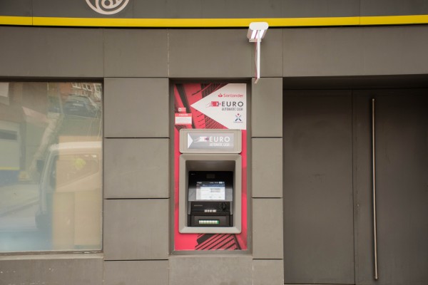 Correos instalará cajeros automáticos en más de un centenar de oficinas de toda España