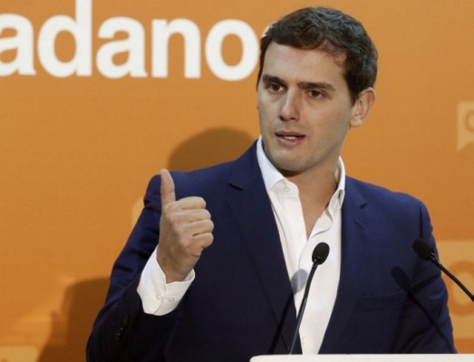 Rivera incluye en su programa peajes en las autovías y sanciones a los bancos