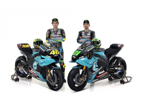 Rossi y Morbidelli desvelan la nueva Petronas Yamaha