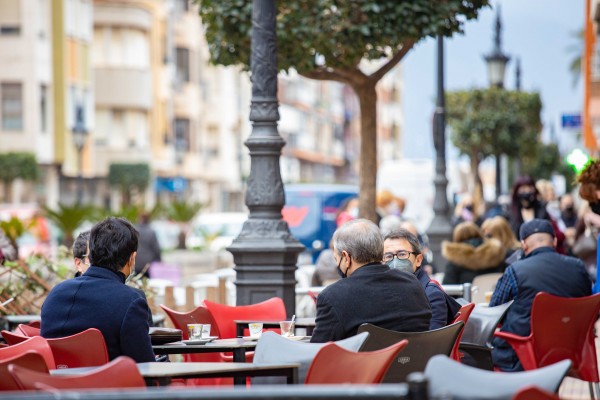 Cullera estudia nuevas ayudas directas para el sector de la hostelería