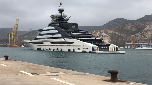 El recién estrenado superyate Nord toca puerto en Cartagena motivado por el fuerte viento