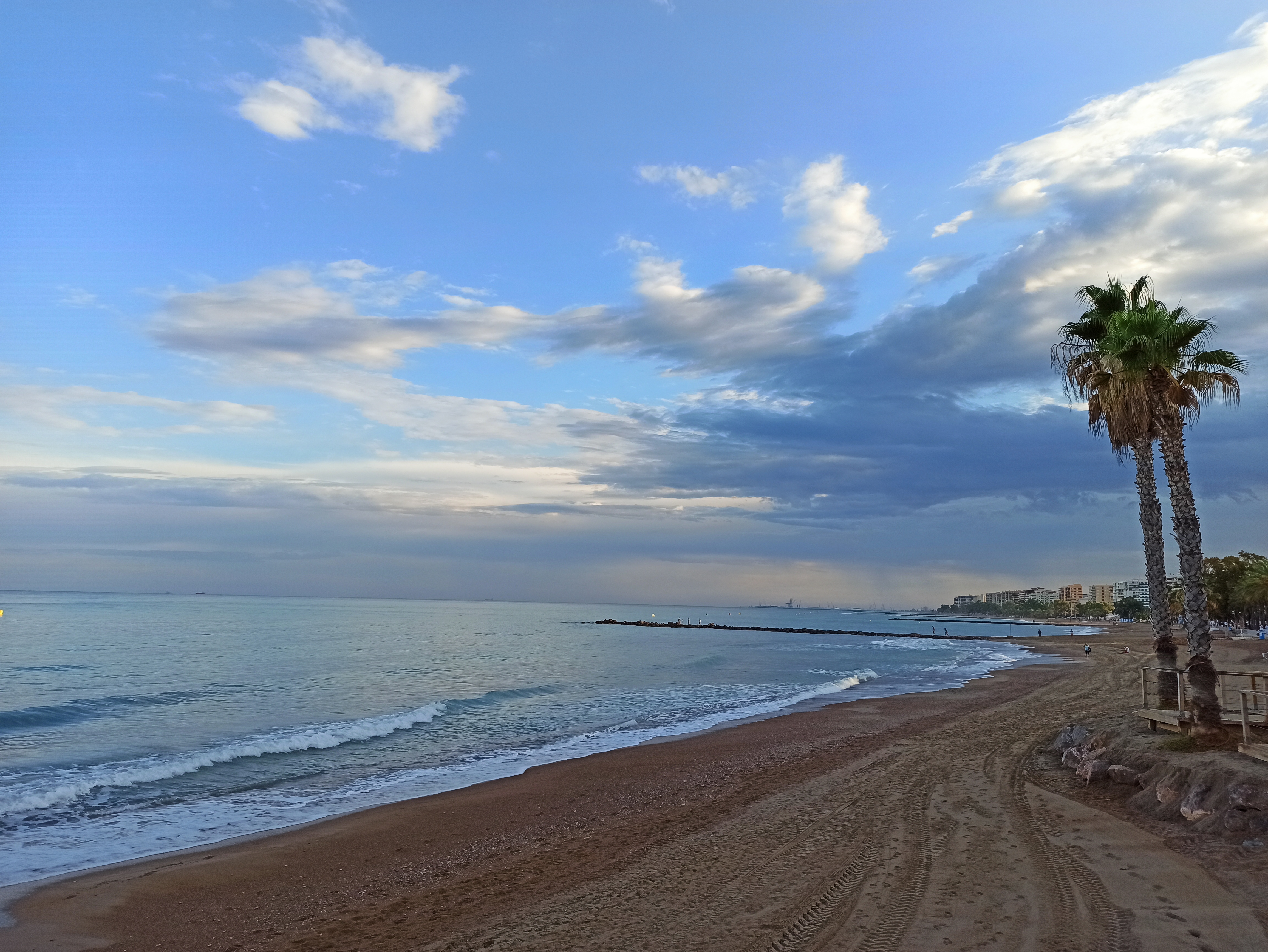 Benicàssim ofertará un total de 40 servicios de temporada en las playas