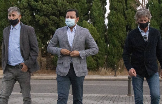 Murthy vuelve a verse con los capitanes en busca de una reacción