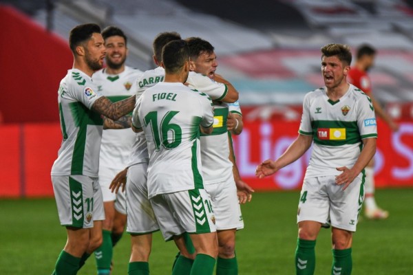 Granada y Elche empatan al descanso, con goles de Domingos Quina y de Lucas Boyé 