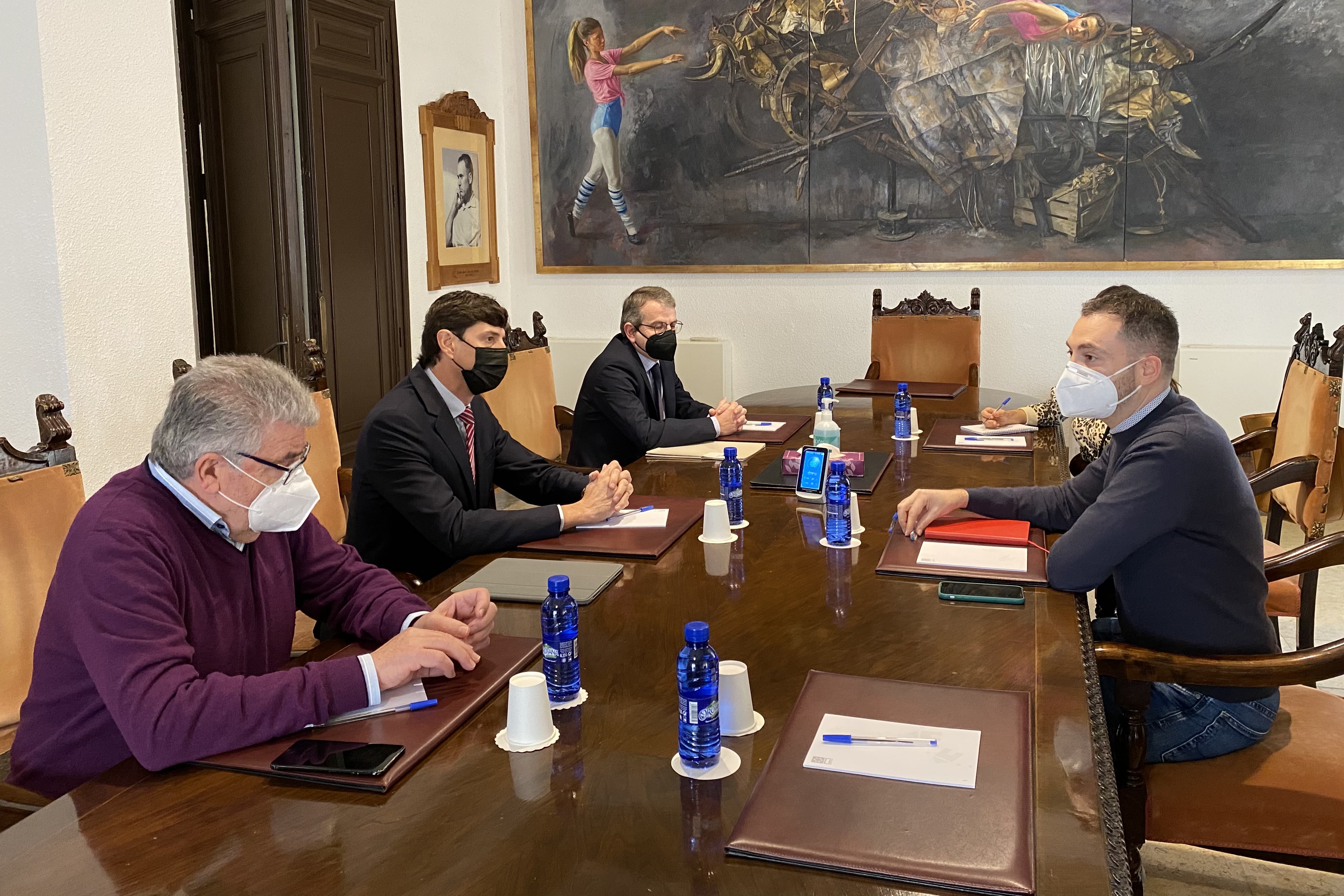 La Diputación reforzará la promoción del uso de la cerámica en ámbitos urbanos fuera de la provincia

