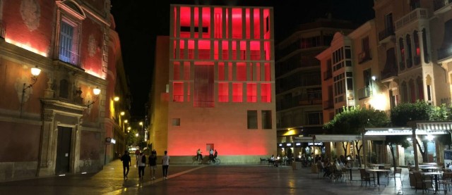 Edificios y espacios públicos se tiñen de verde este domingo para dar visibilidad a las Enfermedades Raras