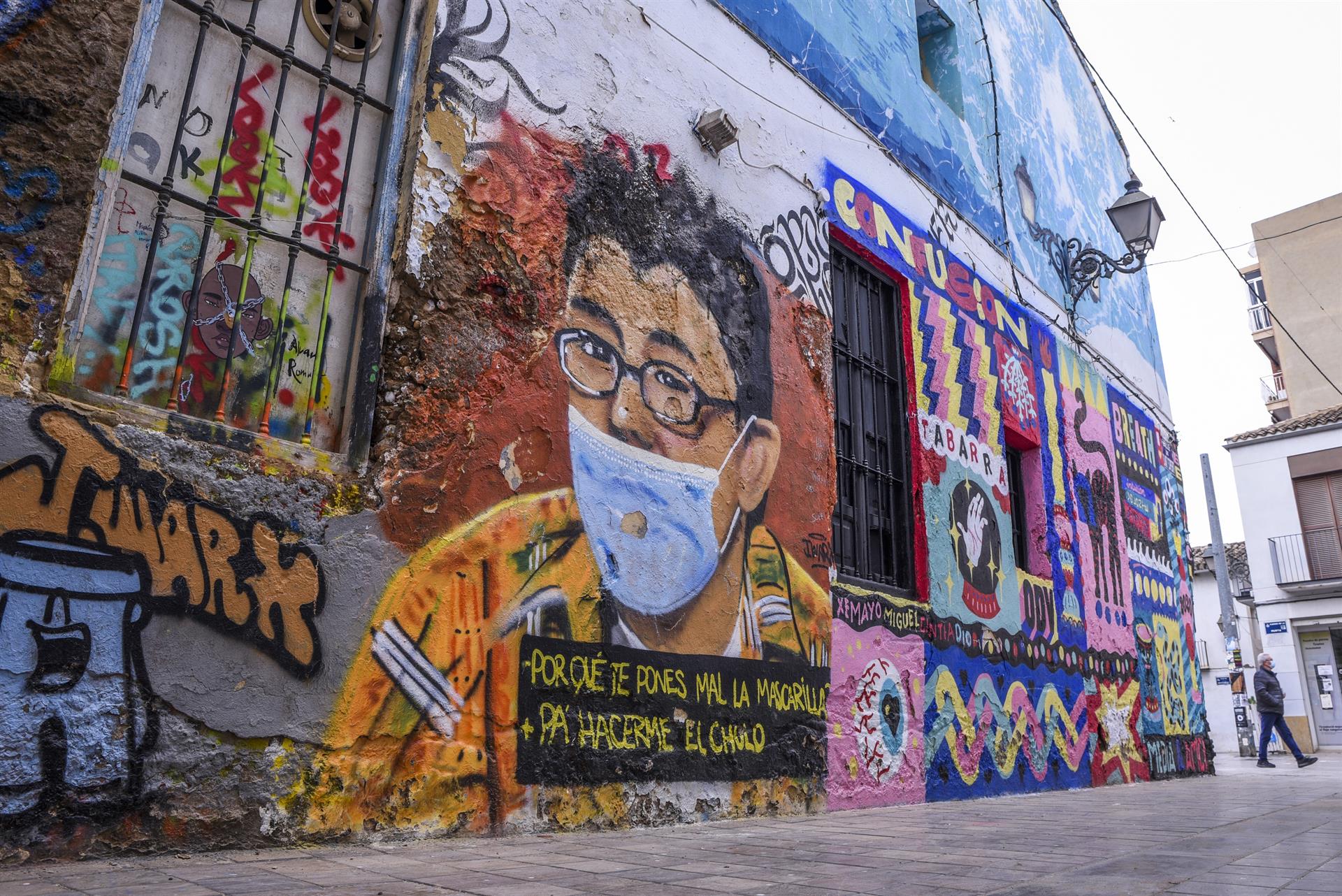 La pandemia se deja ver también en los muros de València