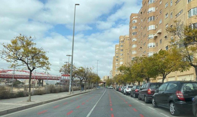 Alicante crea nuevas ciclo-calles y refuerza la señaléctica del plan Ciudad 30