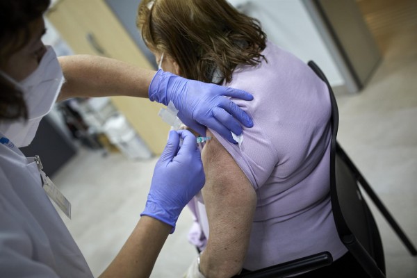 España supera las 3,5 millones de dosis administradas, con 169.477 en las últimas 24 horas