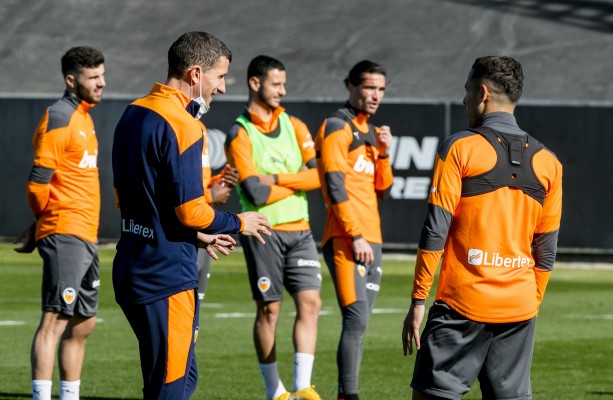 Gracia prepara la estrategia bajo la mirada de Meriton