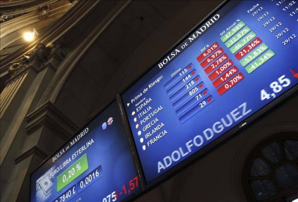 La prima de riesgo, a un paso de romper a la baja los 100 puntos básicos