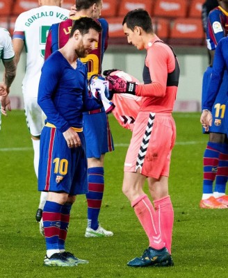 Edgar Badía admite que le sorprendió que Messi le pidiera su camiseta