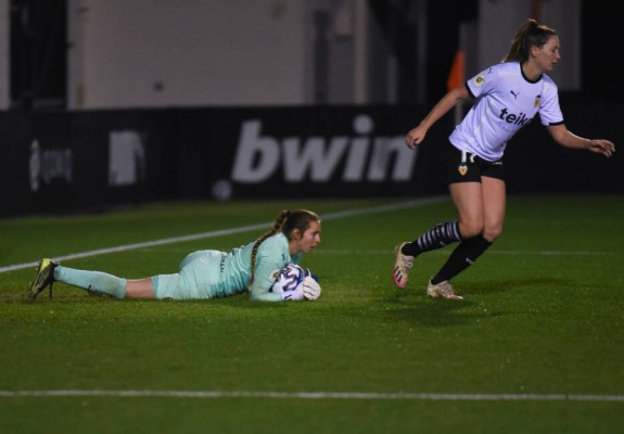 Enith Salón y Flor Bonsegundo causarán baja por lesión con el Valencia ante el Tenerife
