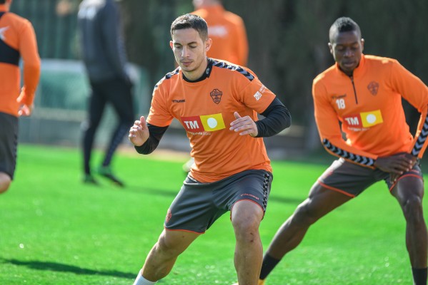 El Elche prepara la visita a Granada sin Josan