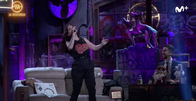 Ruth Lorenzo deja con la boca abierta a Broncano cantando 'Purple Rain' en La Resistencia