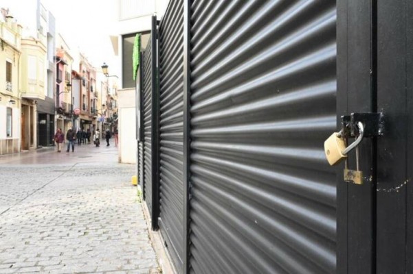Sanidad valora ampliar horarios y aforos del comercio tras las peticiones del sector 