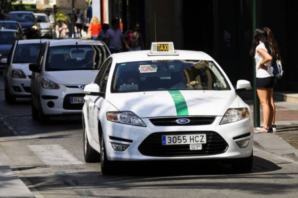Uno de cada tres taxistas en la Comunitat se acoge a las ayudas del Consell al sector 