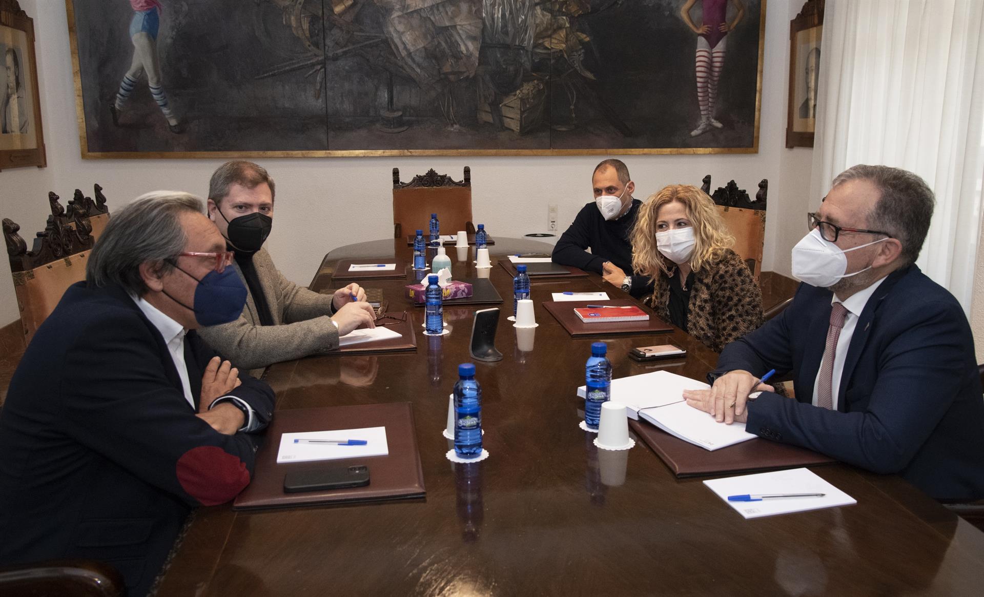 La Diputación traslada a Ashotur que activará ayudas de 5 millones para autónomos y pymes