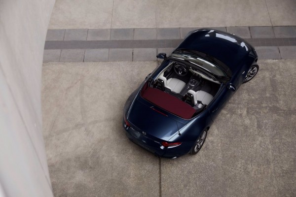Mazda actualiza el MX-5, con nuevas opciones de equipamiento y Apple CarPlay inalámbrico