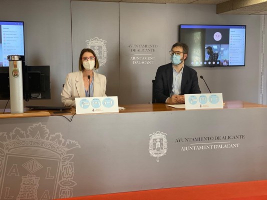 Alicante y la EOI impulsan la formación de 180 jóvenes en innovación y tecnología