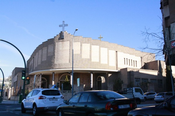 La Generalitat y registradores estudian la reversión de inmuebles públicos inscritos por la Iglesia