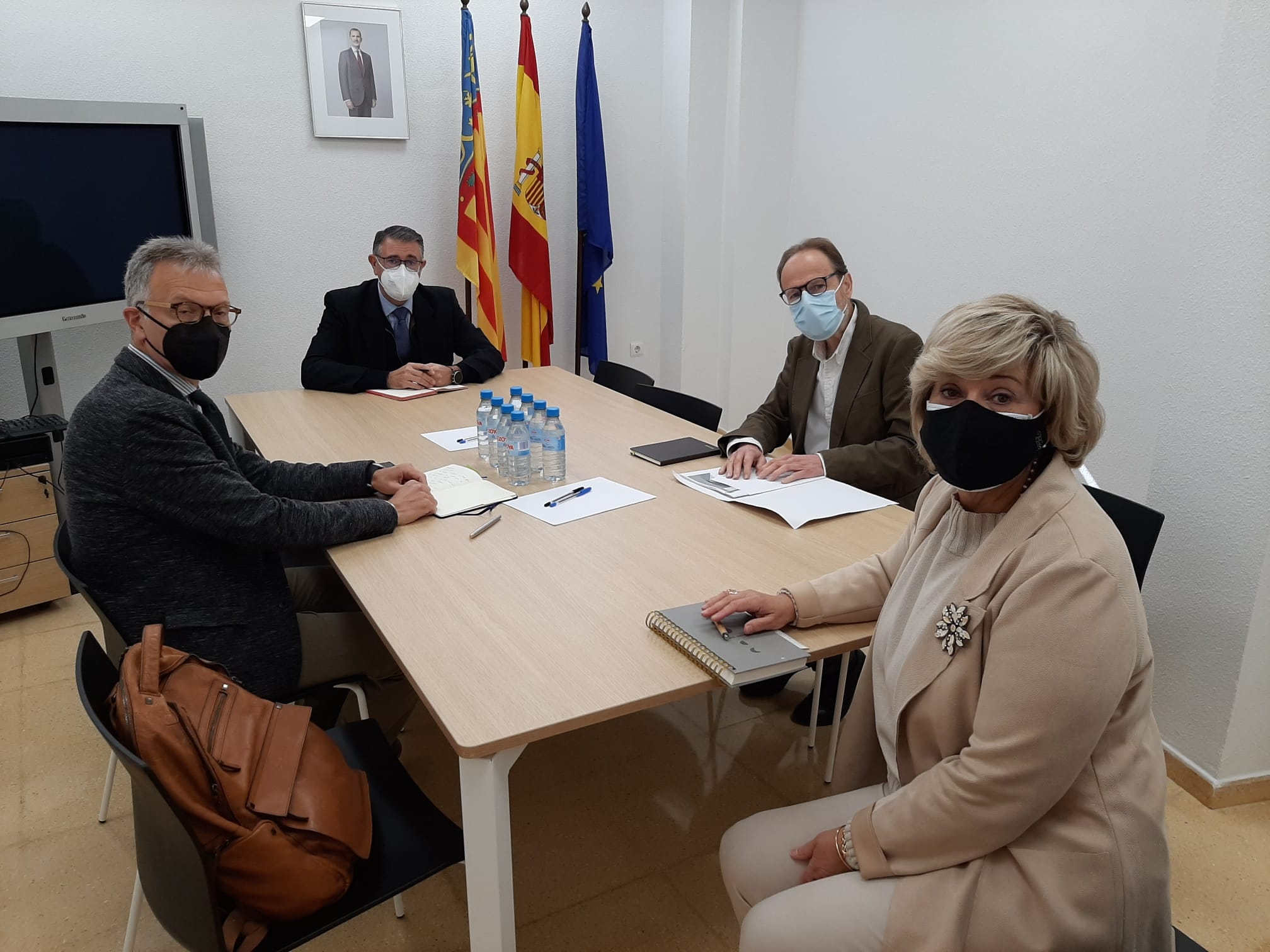 El Consell se reúne con la CHS para impulsar nuevas 
obras de mejora en el regadío de la Vega Baja
