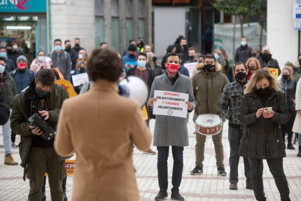 El Plan Paréntesis empieza en Elche: aprobada una primera remesa de 208 ayudas por 500.000 euros