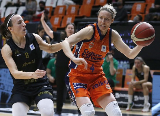 Anna Gómez: 