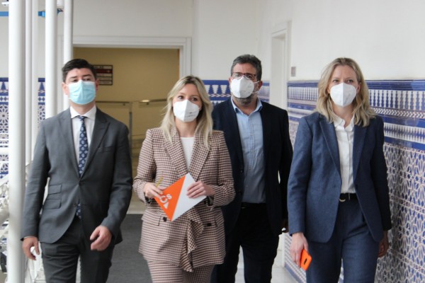 Ciudadanos vuelve a pedir la presencialidad en las aulas: exige unos umbrales para la vuelta segura