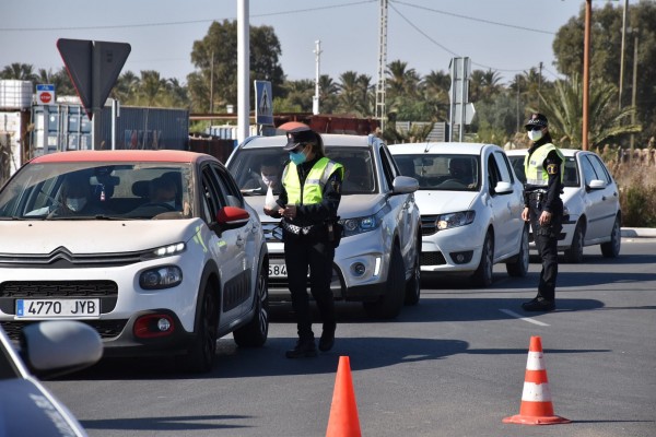 La Policía de Elche propone un centenar de sanciones el fin de semana por incumplir medidas covid