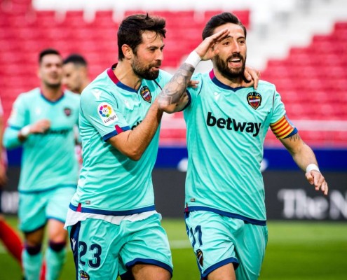 Un equipo en mayúsculas