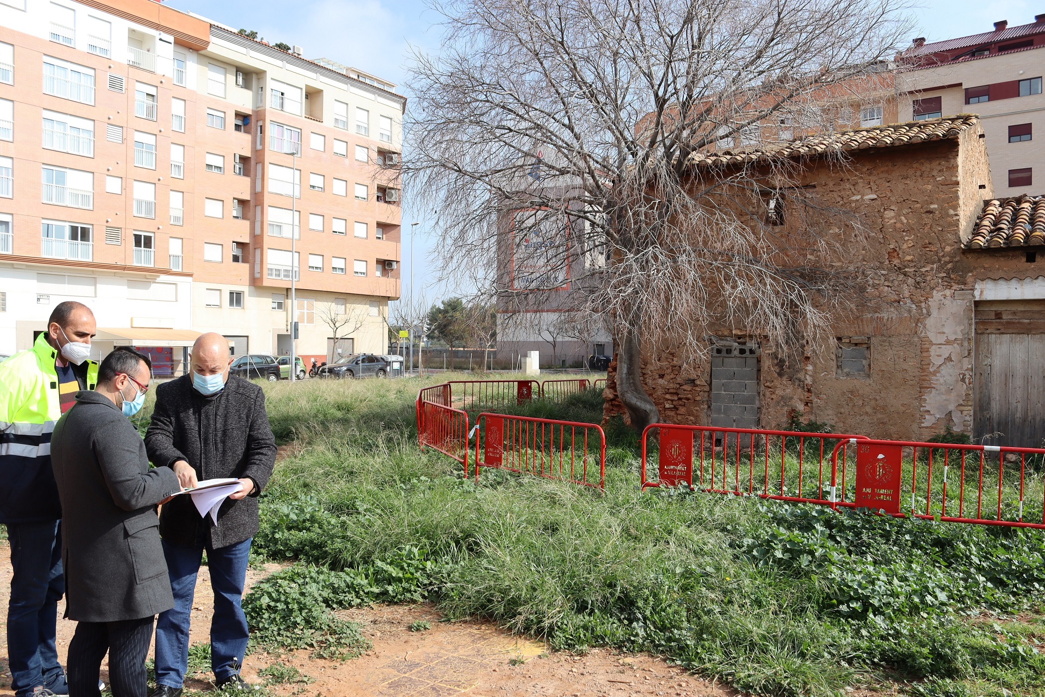 Vila-real completará el jardín de Botànic Calduch y rehabilitará la alquería tras reunirse con los vecinos