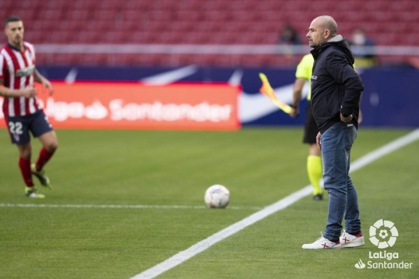 Paco López explota su condición de especialista ante los grandes