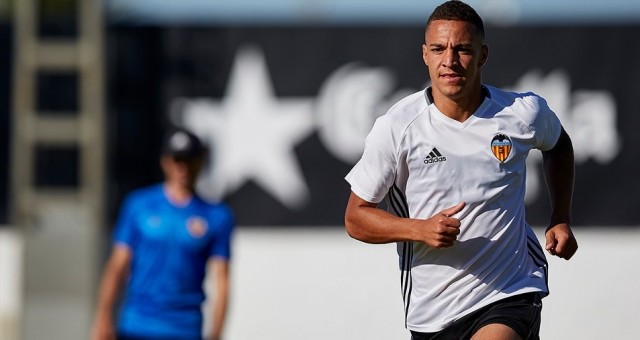 Gayà y Rodrigo vuelven a la convocatoria donde no está Enzo Pérez