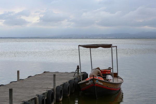 València apoyará la modernización de la Acequia Real del Júcar y pedirá agua limpia para la Albufera
