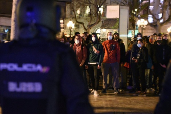 Entrevista a la portavoz de Nazis, Pero No Mucho