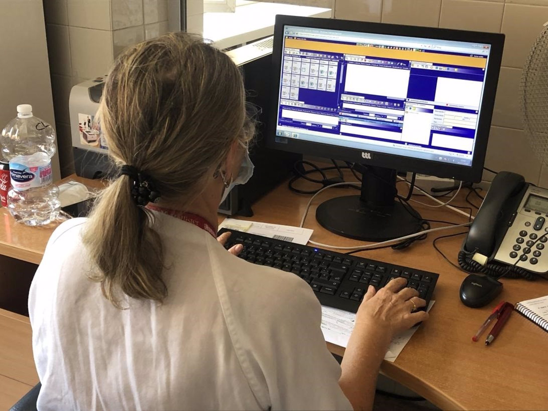 El Síndic pide a Sanidad que identifique a quienes accedieron al historial clínico de una enfermera sin su consentimiento