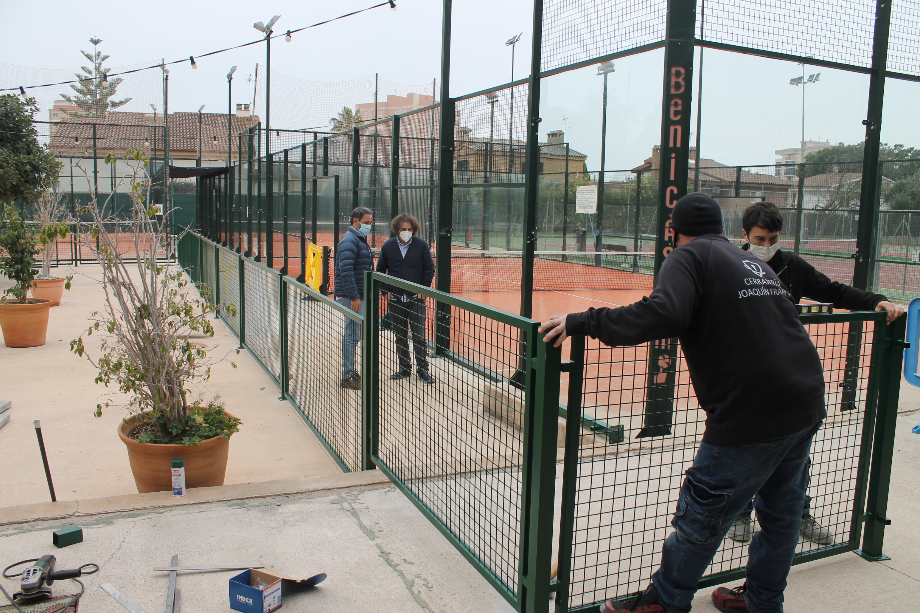 Benicàssim mejora su polideportivo durante el cierre de las instalaciones