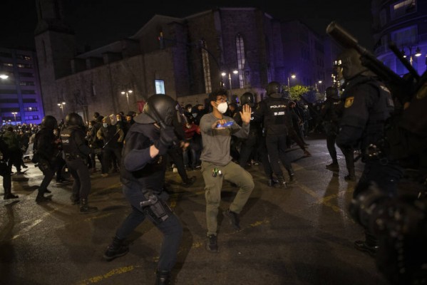La actuación policial en la protesta por Hasel aviva la fricción en el Botànic