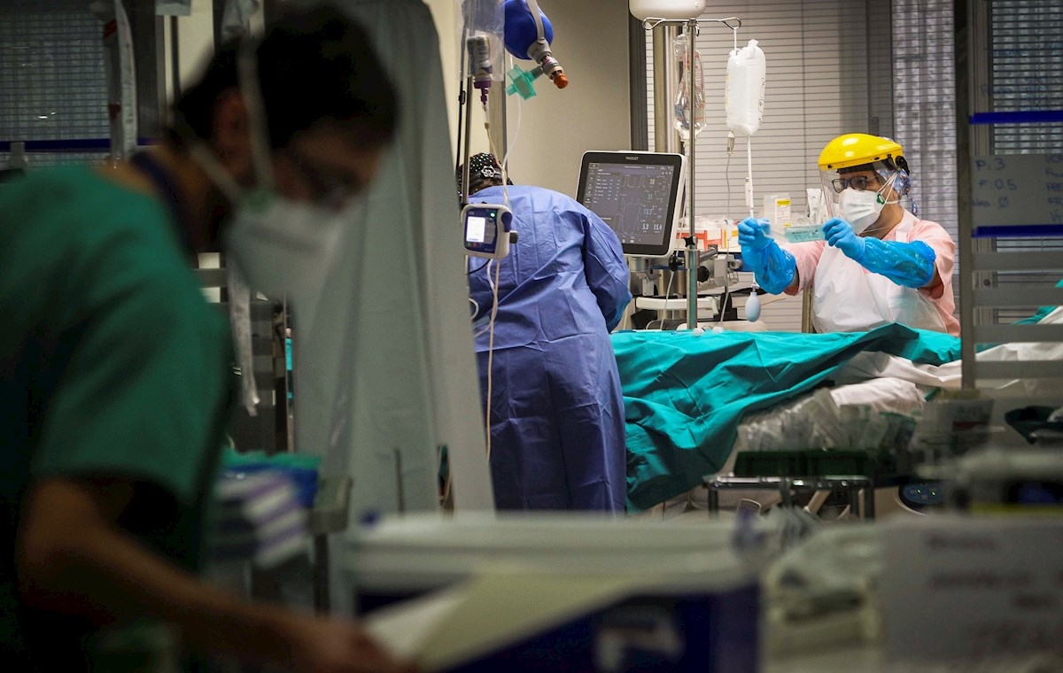Los datos de contagios en la Comunitat bajan con 1.768 casos, pero se registran 63 fallecimientos 