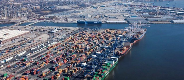Las exportaciones valencianas acaban 2020 con una caída del 8,1%